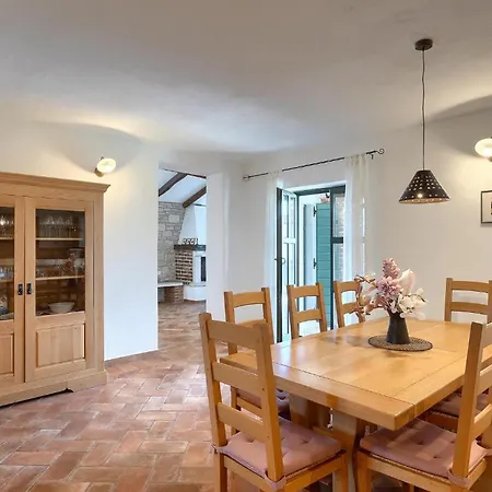 Holiday home Alchemilla *