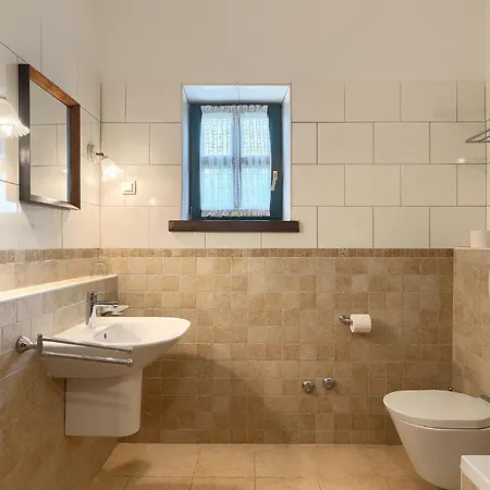 Alchemilla Holiday home Jakici