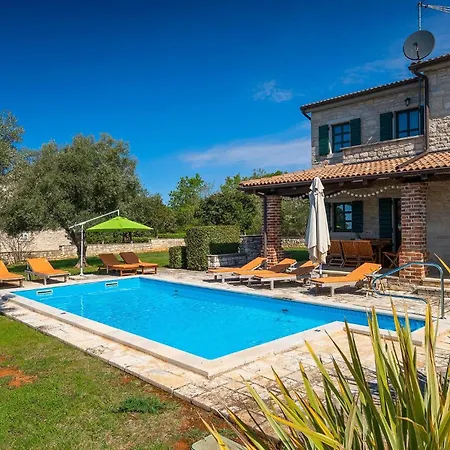 Holiday home Alchemilla Jakici