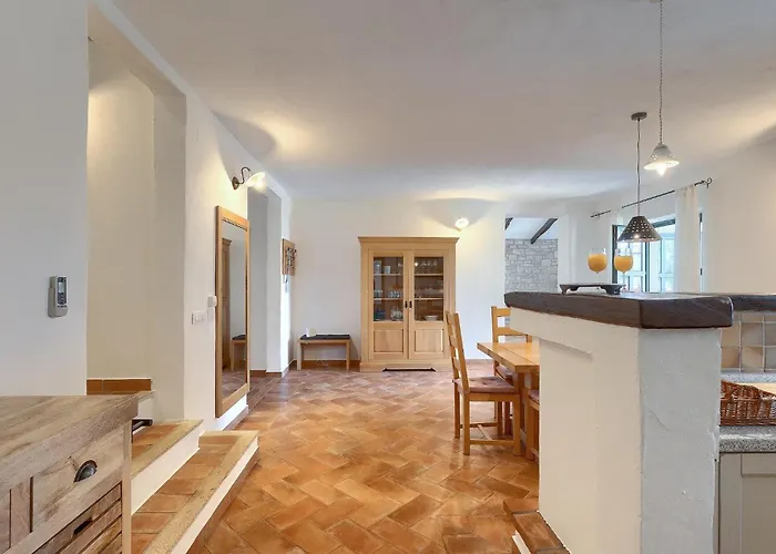 Vikendica Alchemilla